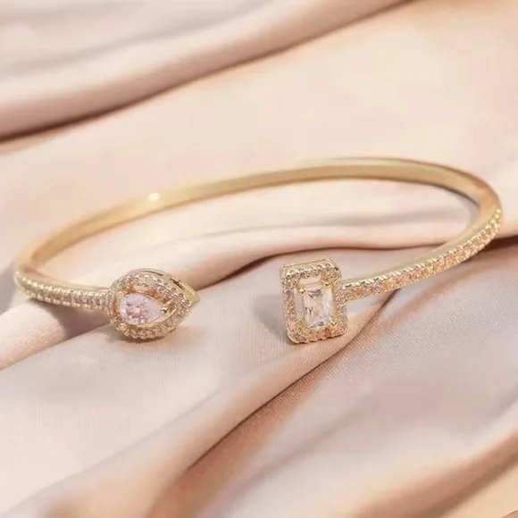 Elegant Gold Bangle with Crystal Accents - Picture 1 of 4